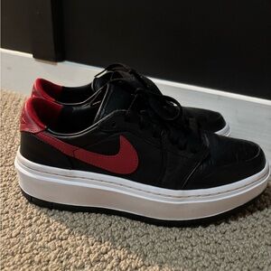 Women’s NIKE AIR Elevate Sneakers - Nearly New